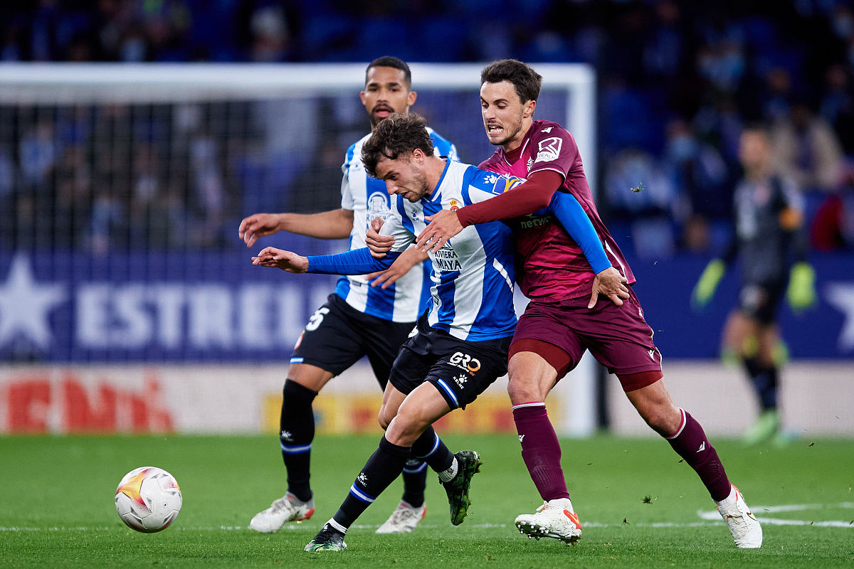 九游体育app-里程碑夜费耶诺德绝杀压哨；意大利杯冲刺阶段刷纪录；质疑声仍在；训练强度明显提升的简单介绍